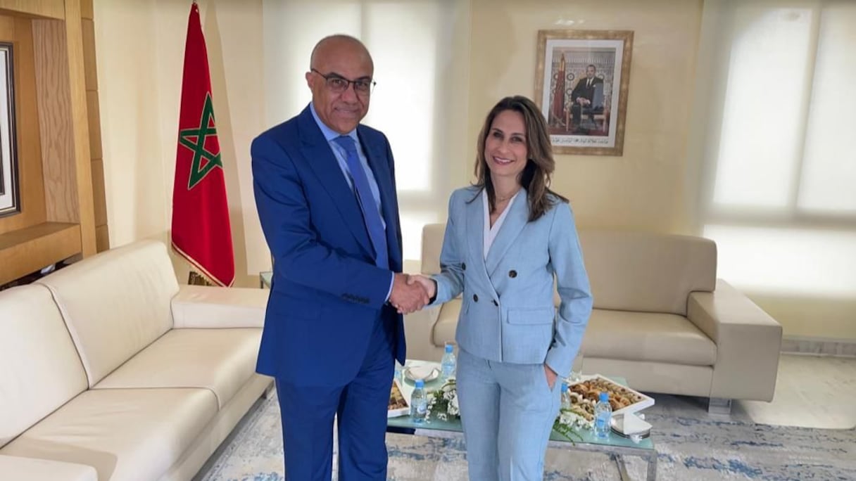 Abdellatif Miraoui, ministre de l'Enseignement supérieur, de la Recherche scientifique et de l'Innovation, et Orit Farkash-Hacohen, ministre israélienne de l'Innovation, des Sciences et des Technologies, à Rabat, le 26 mai 2022.
