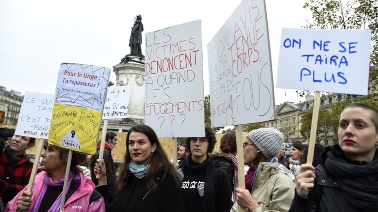 Des centaines de personnes rassemblées pour dénoncer harcèlement, agressions sexuelles ou viols subis, le 29 octobre 2017 à Paris.
