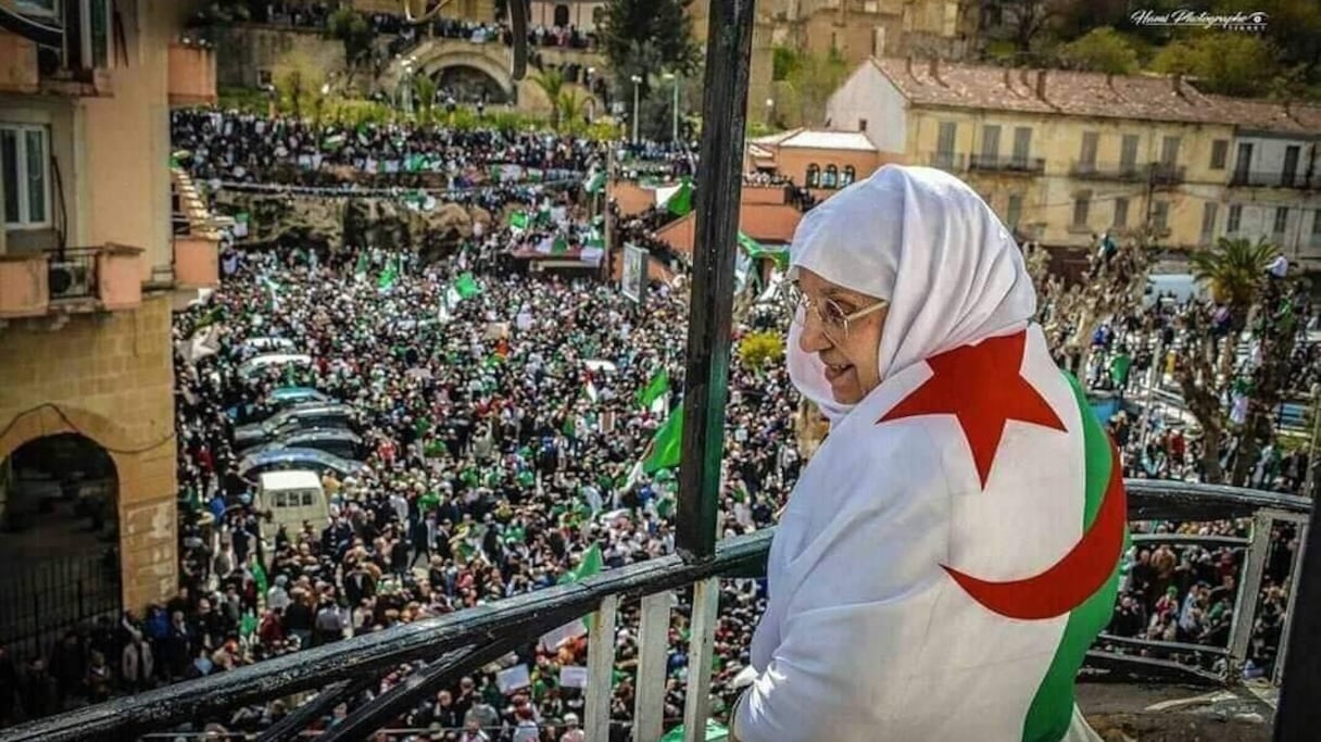 Manifestation du Hirak à Tiaret, dans le nord-ouest algérien, en avril 2019. 
