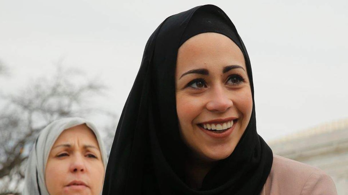 Samantha Elauf qui portait un foulard noir lors de l'entretien d'embauche, s'est vu refuser le poste de vendeuse.
