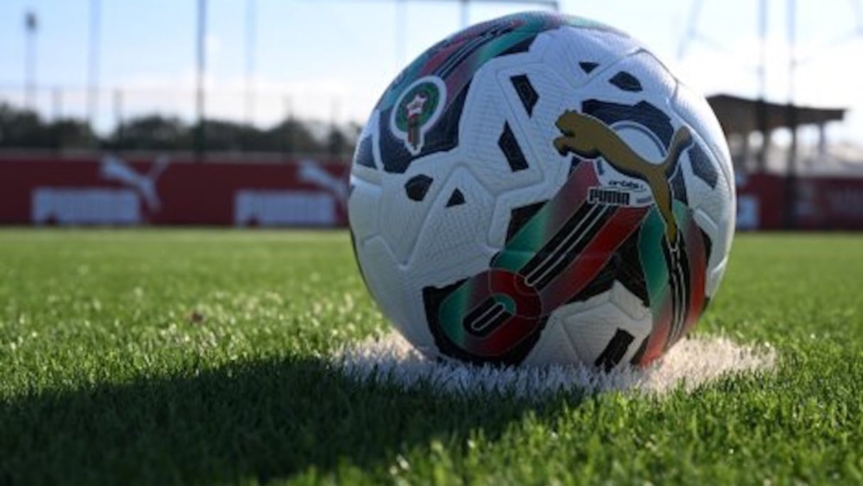 Le nouveau ballon de Botola Pro Inwi pour la saison 2022-2023.
