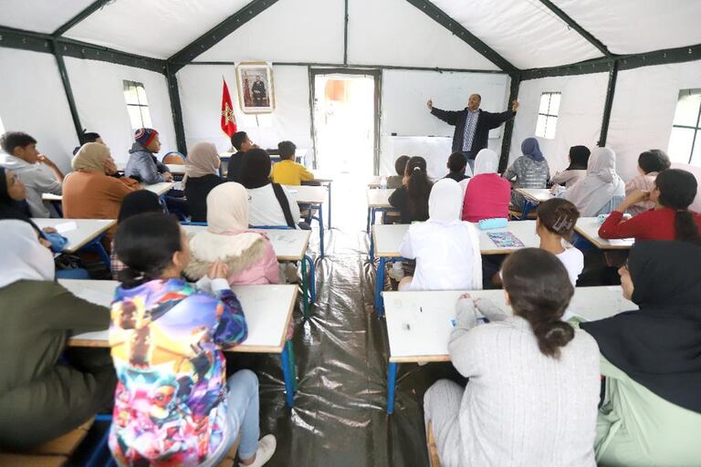 Après le séisme, les étudiants du lycée Al Farabi d’Amzmiz reprennent les cours.