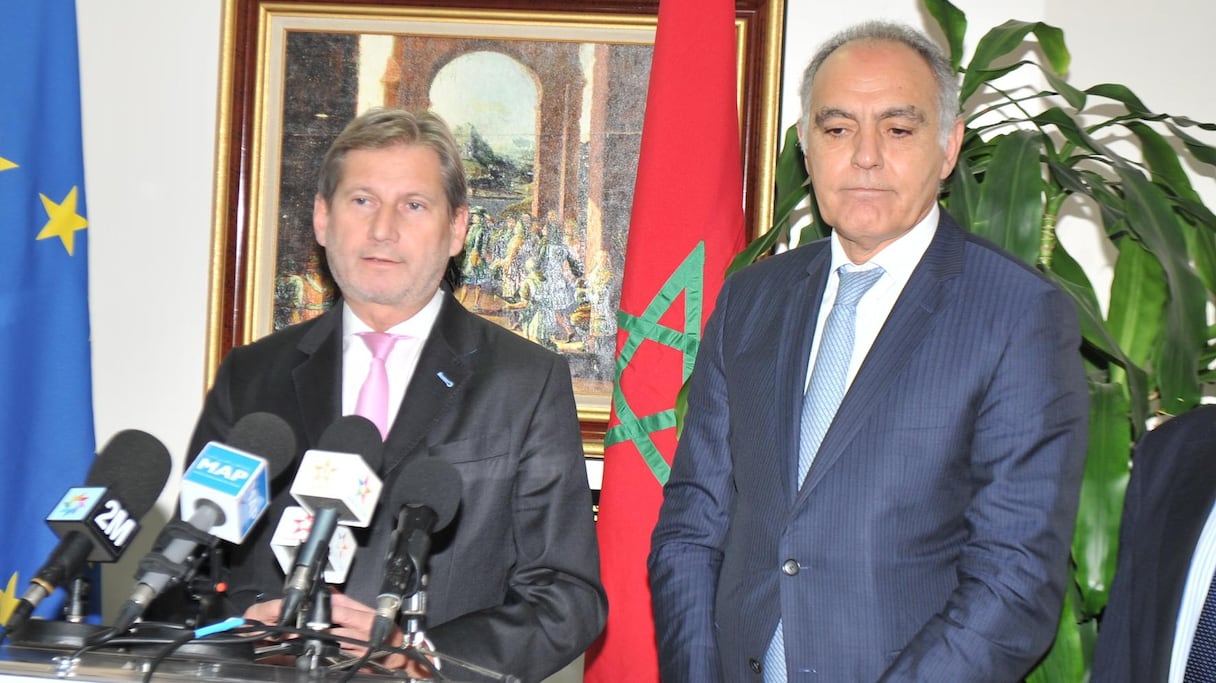 Le commissaire européen Johannes Hahn et le ministre des Affaires étrangères Salaheddin Mezouar.
