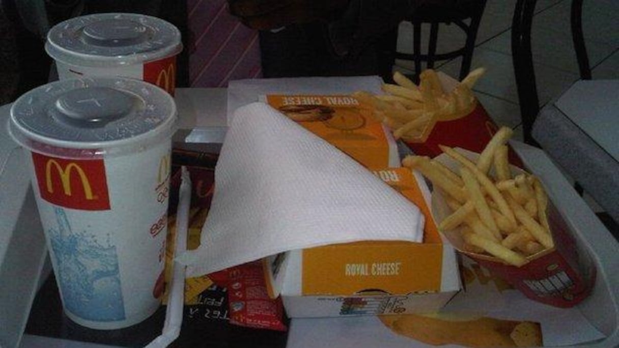 Le fast-food a le vent en poupe au Maroc. 
