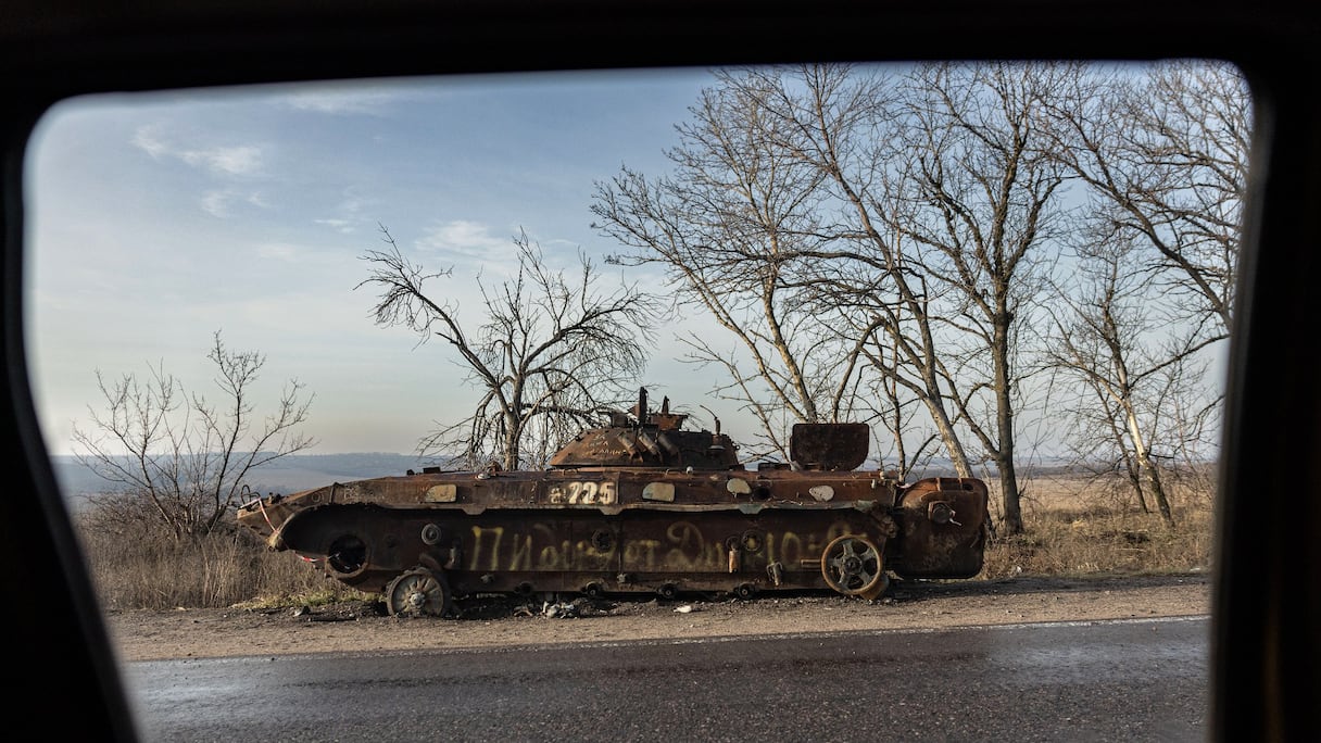 Photo d'un véhicule d'infanterie russe détruit dans la région de Donetsk, dans l'est de l'Ukraine le 2 janvier 2023.
