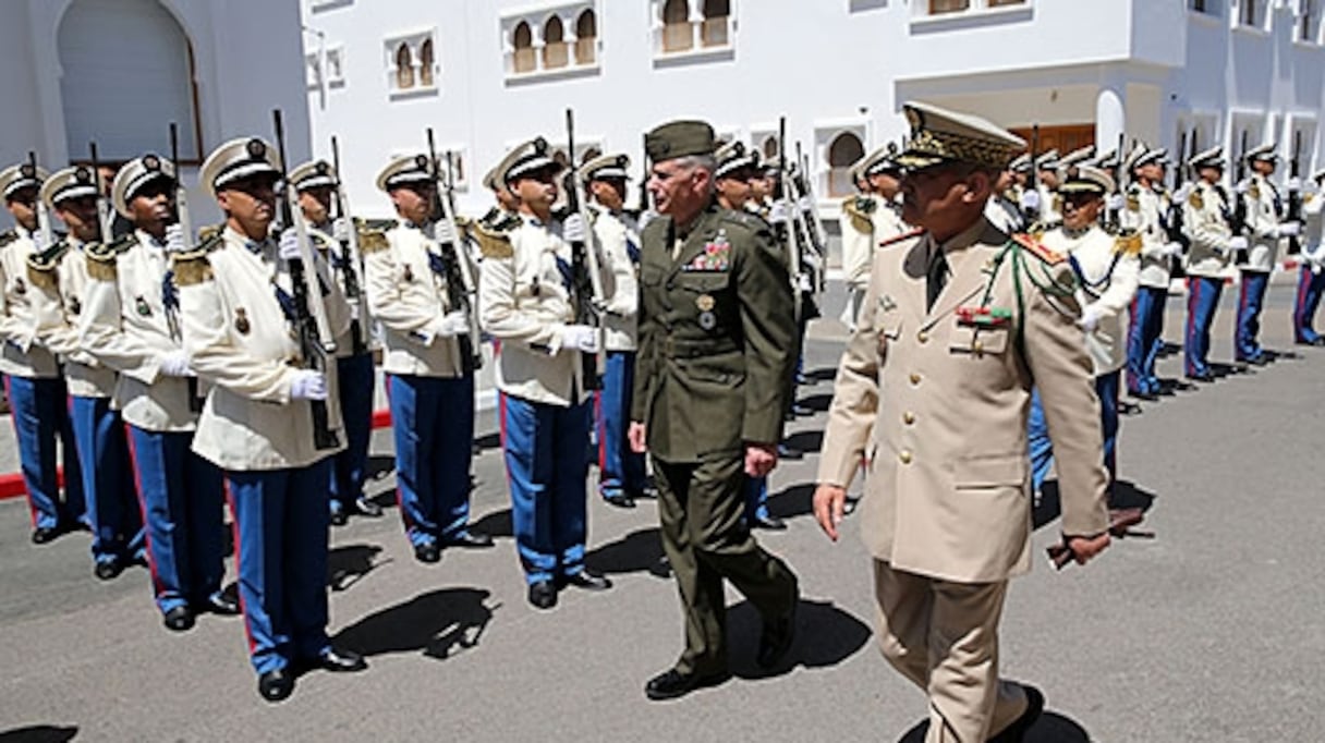 L'Inspecteur Général des FAR, Abdelfattah Louarrak et le Général d'Armée Thomas D. Waldhauser.
