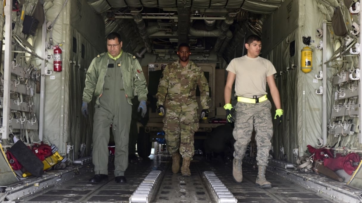 Au coeur du Hercule C-130 des Forces royales air (FRA). 
