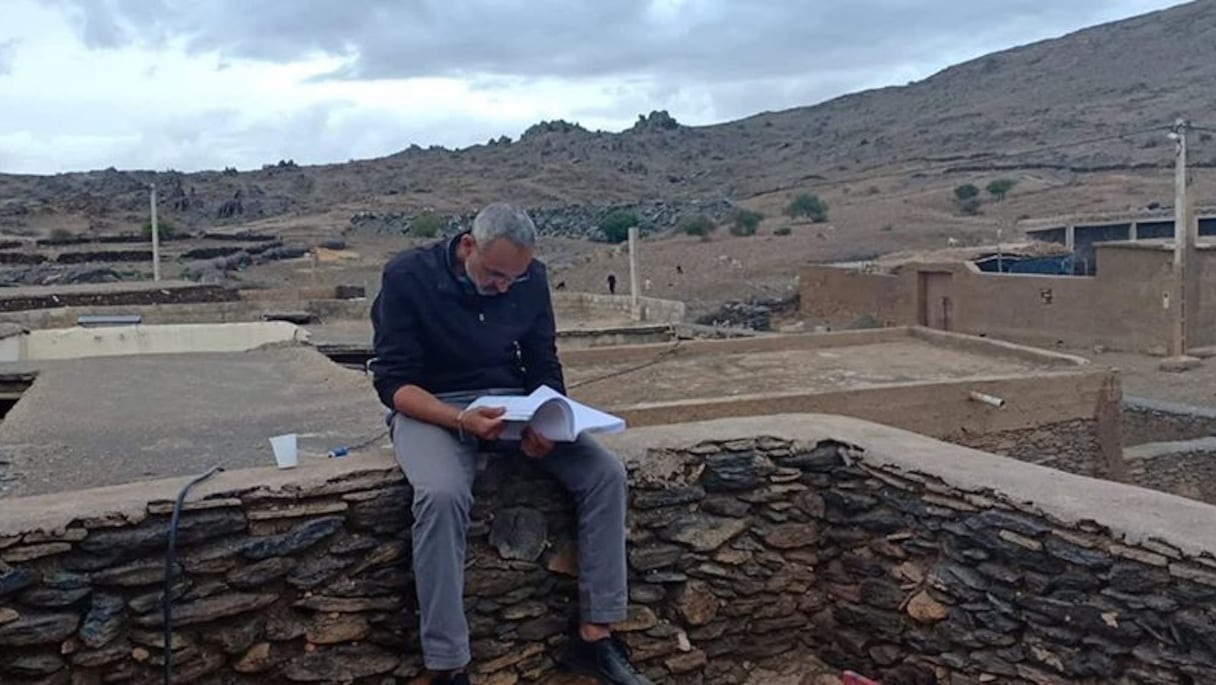 Le réalisateur Mohamed Mouftakir, pendant le tournage de son film «L'Automne des pommiers».
