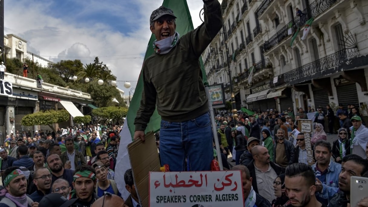 Les Algériens dans la rue pour le 8e vendredi consécutif.
