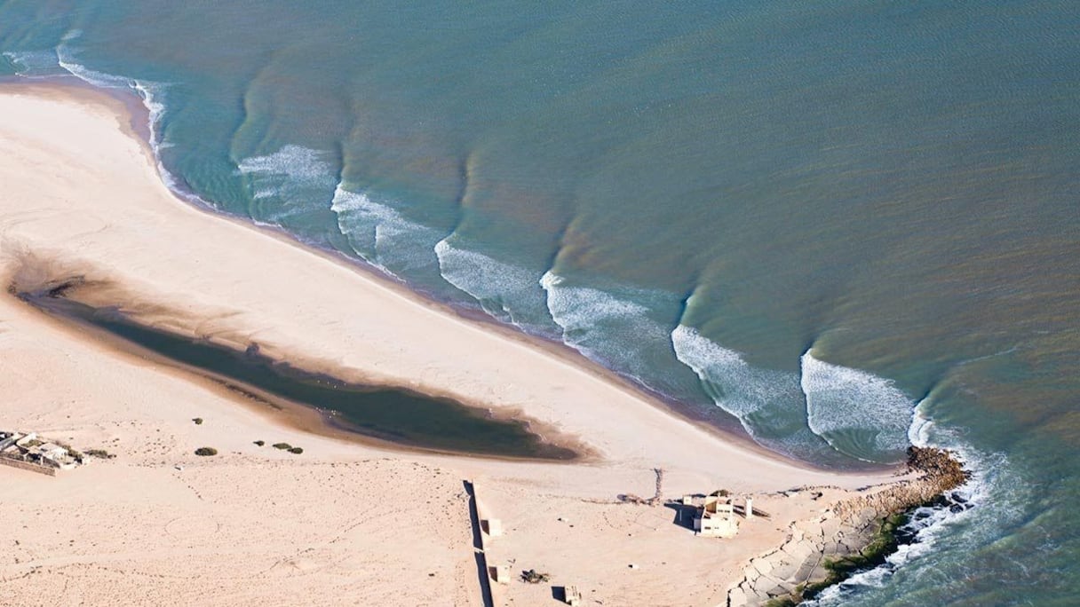 Plage Oum Labouir près de Dakhla, au sud du royaume du Maroc.
