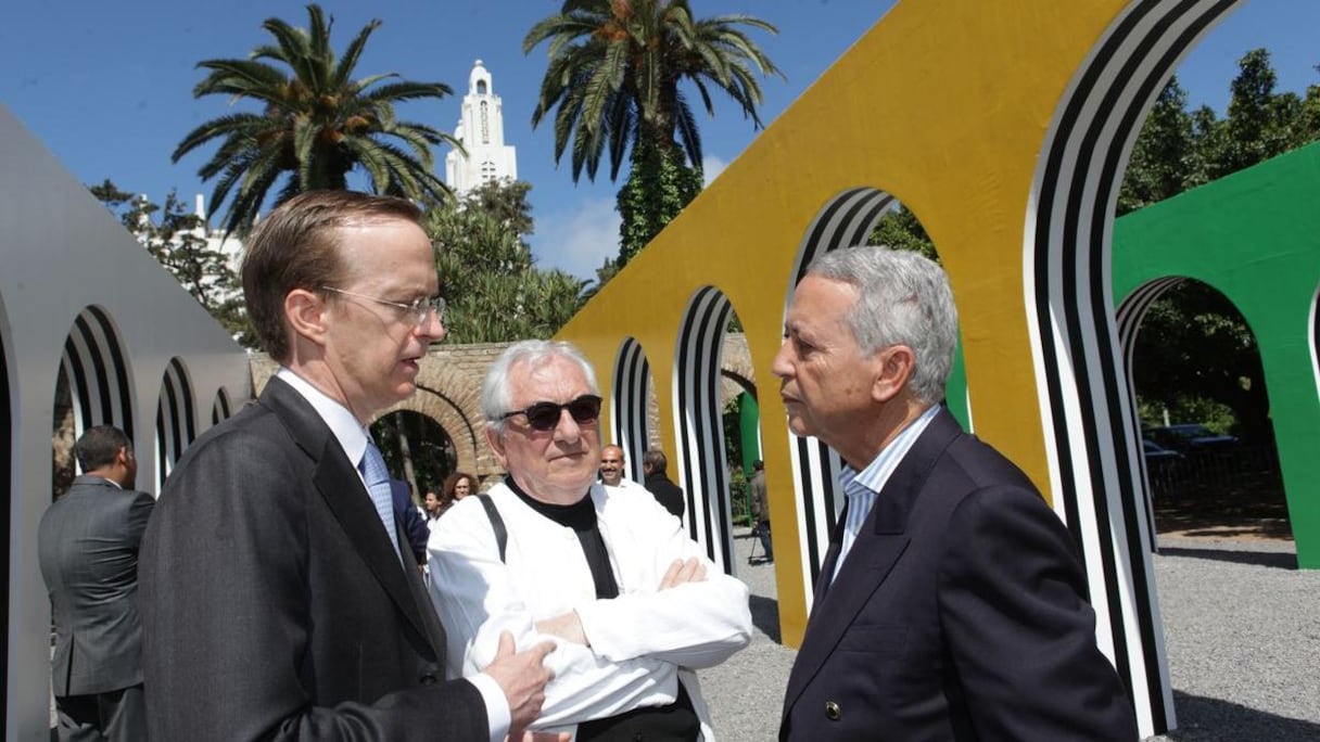 Charles Fries, ambassadeur de France, Daniel Buren, artiste français et Mohamed Sajid, maire de Casablanca.
