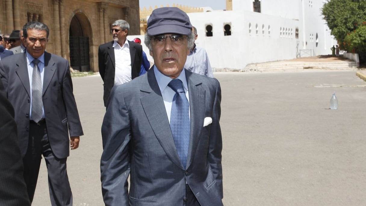 Abdellatif Jouahri, wali de Bank Al-Maghrib, est de même venu accompagner Abdelaziz Alami à sa dernière demeure. 
