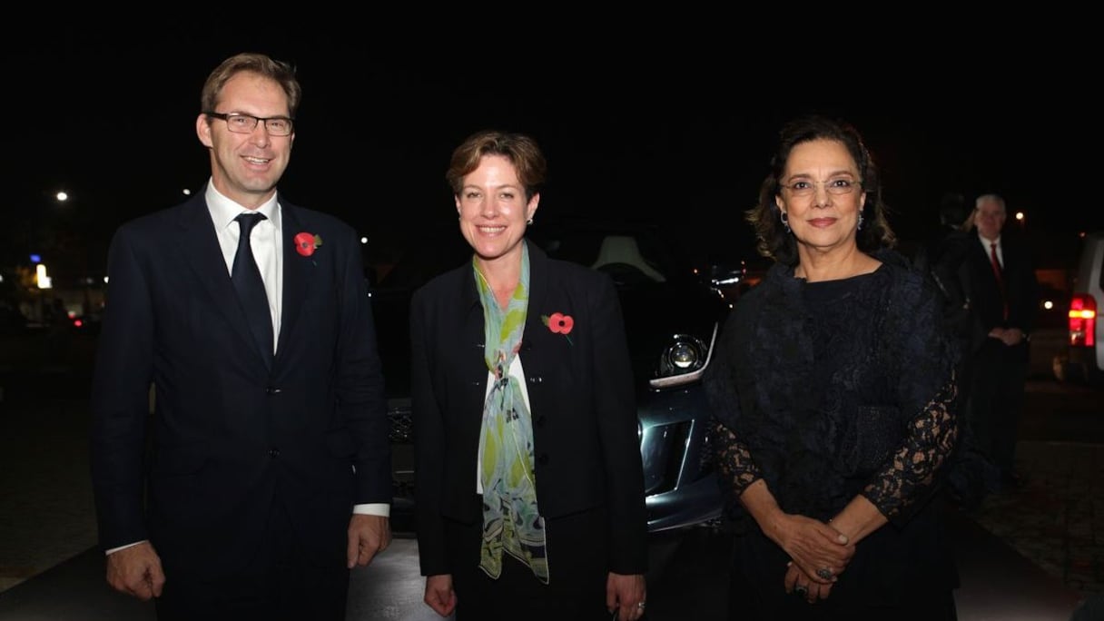 Tobias Ellwood  le secrétaire d'etat britanique, Karen Elizabeth Betts l'ambassadeur du Royaume-Uni au Maroc et Saida Karim Lamrani
