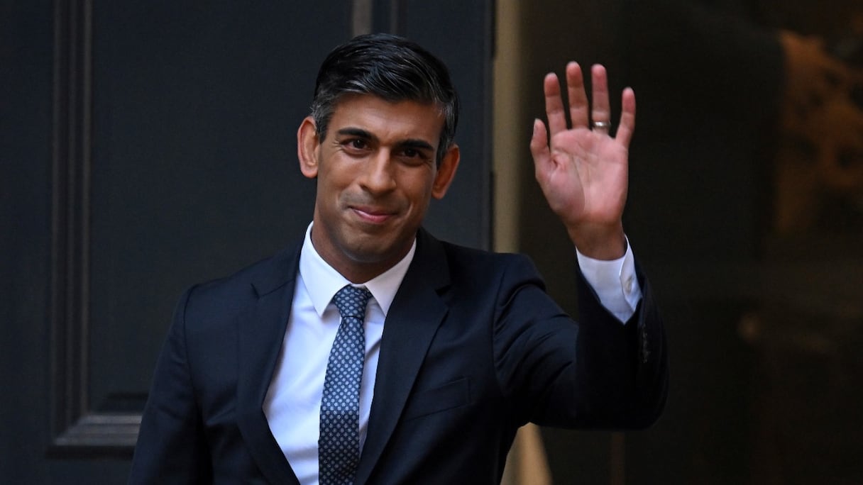 Rishi Sunak, nouveau chef des conservateurs, quitte le siège du parti, à Londres, le 24 octobre 2022. Il doit être nommé Premier ministre par le roi Charles III, le 25 octobre 2022.
