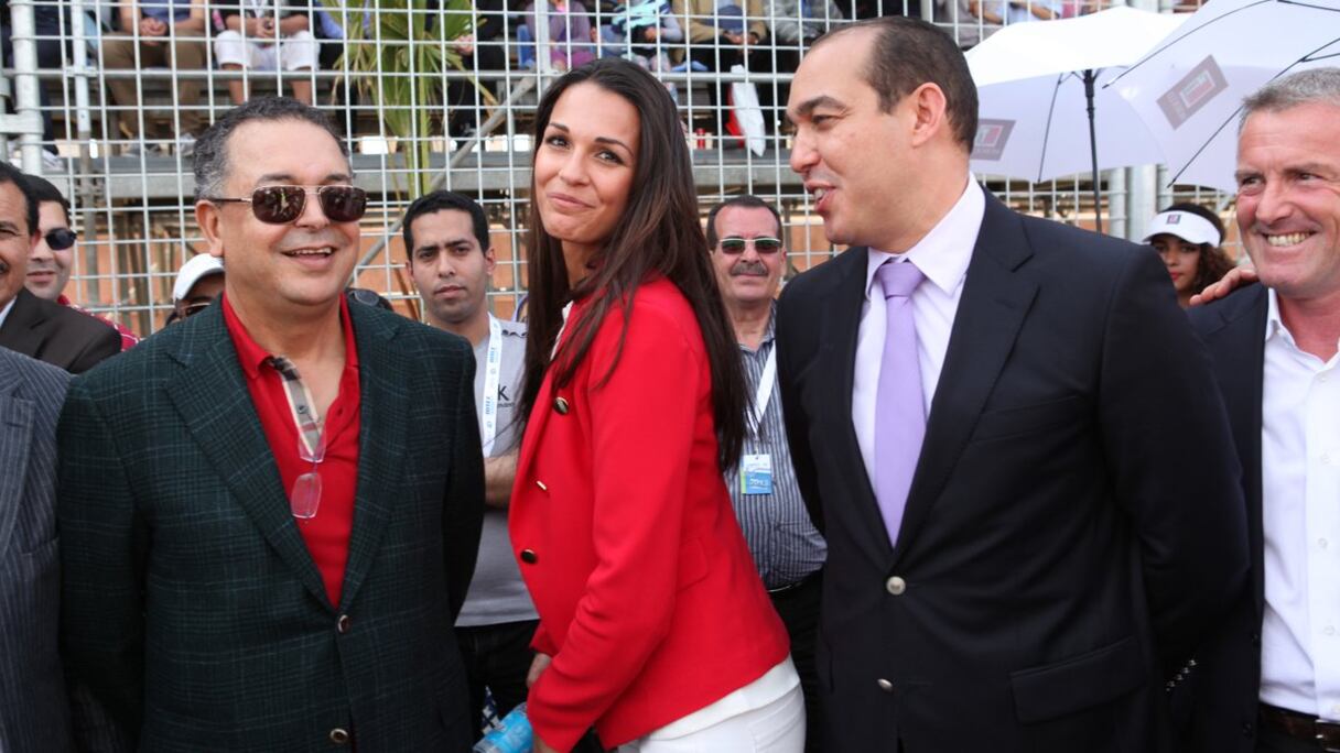 Mohamed Ouzzine, ministre des Sports, et Lahcen Haddad, ministre du Tourisme, en bonne compagnie, avec la ravissante miss Gibraltar 2012.
