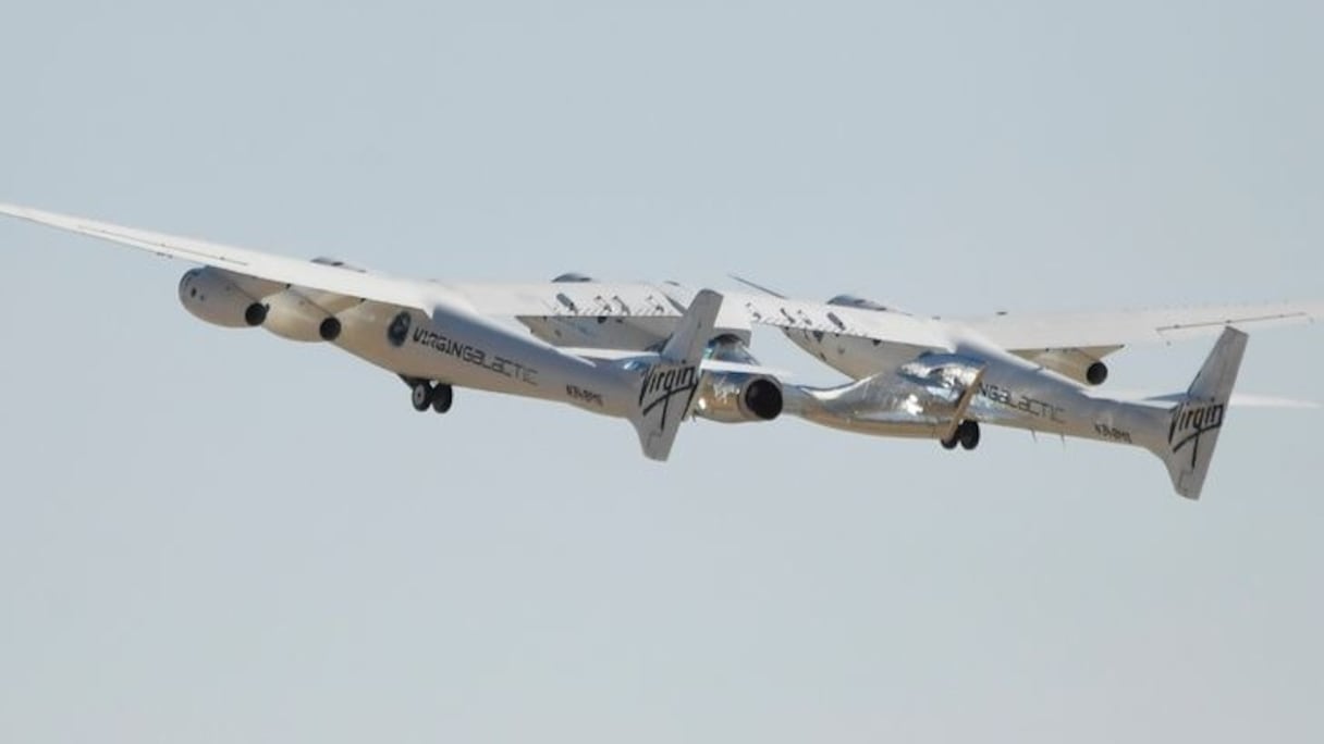 L'avion spatial Unity de Virgin Galactic SpaceShipTwo, à bord duquel se trouve le milliardaire Richard Branson, se rend dans le cosmos, à partir de la base de Spaceport America, au Nouveau-Mexique, le 11 juillet 2021. 
	 
