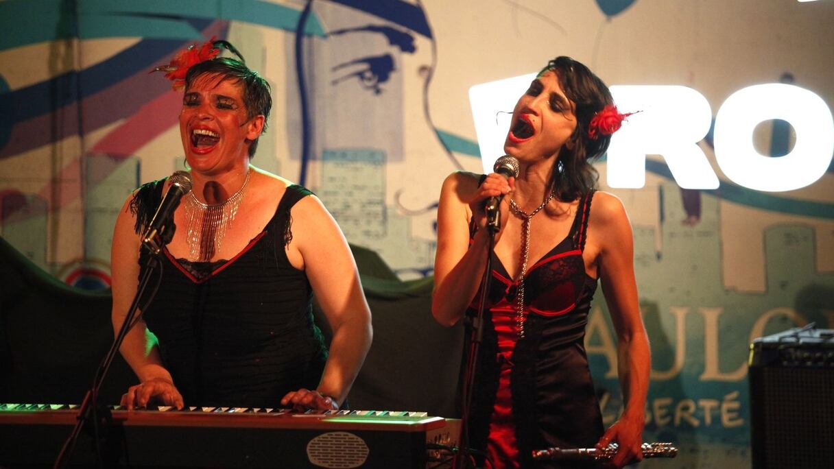 "Stress et paillettes": un spectacle décoiffant!
