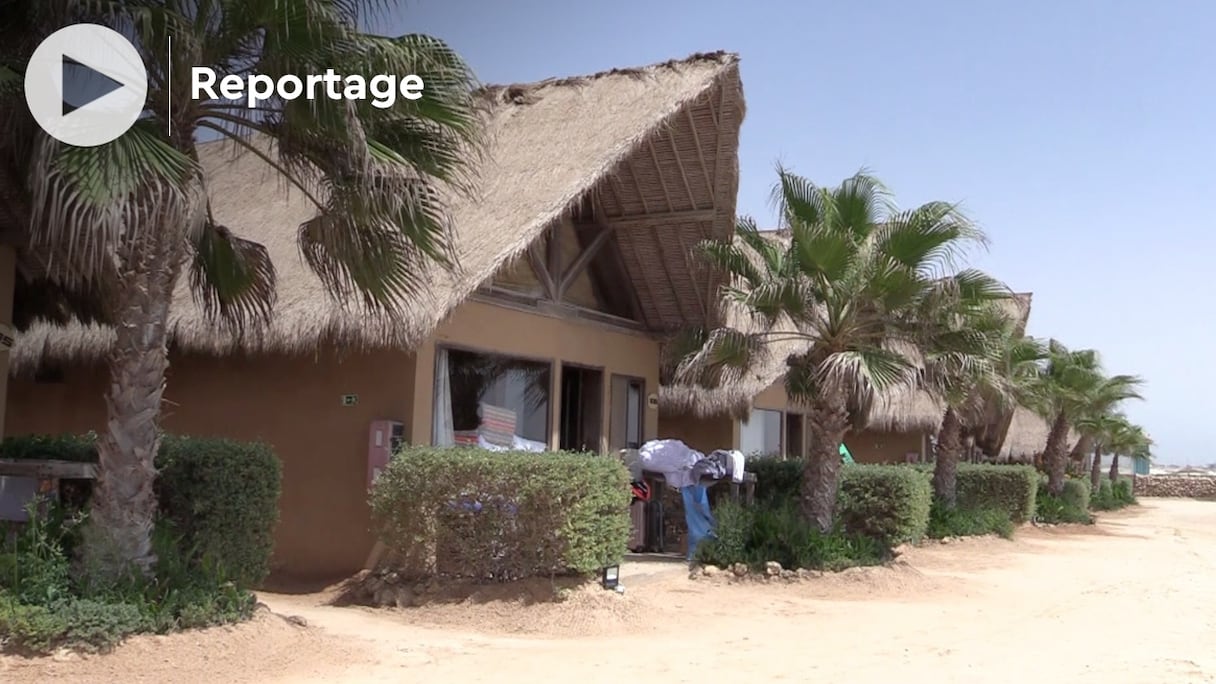 Cabanons en bord de mer, à Dakhla. De 2006 à 2019, les nuitées enregistrées ont évolué de manière exponentielle, passant de 18.650, à 162.000, selon la représentation régionale du ministère du Tourisme. 
