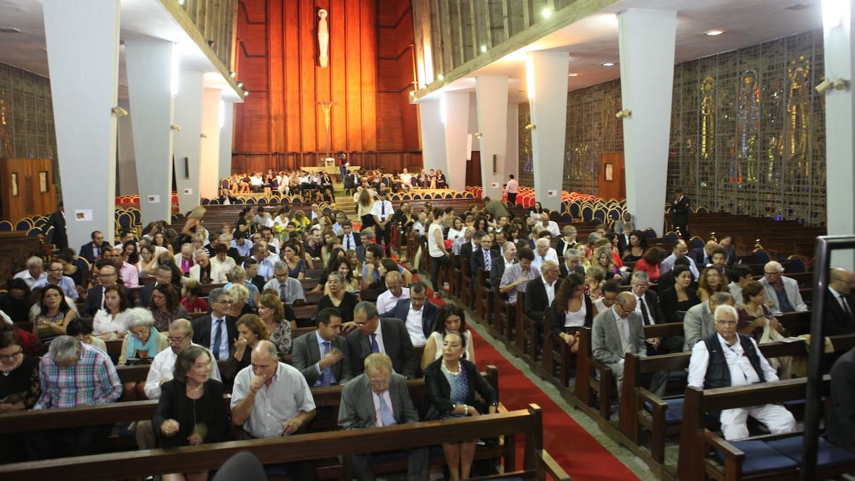 Le son d'un orgue, plus ancien encore de l'église, s'élévera sous les doigts d'or d'Amine Kafed, un organiste de génie qui jouera la symphonie pour orgue de Saint Saens.
