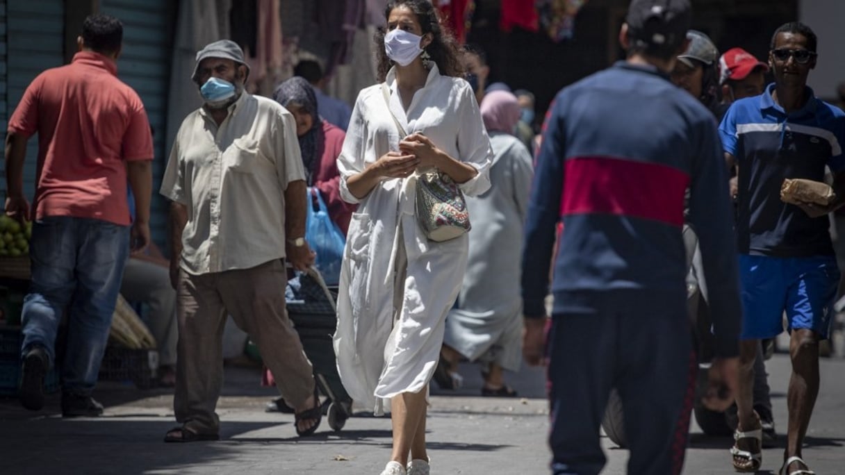 Malgré la menace du coronavirus, le quotidien reprend ses droits au Maroc, ici à Tanger.
