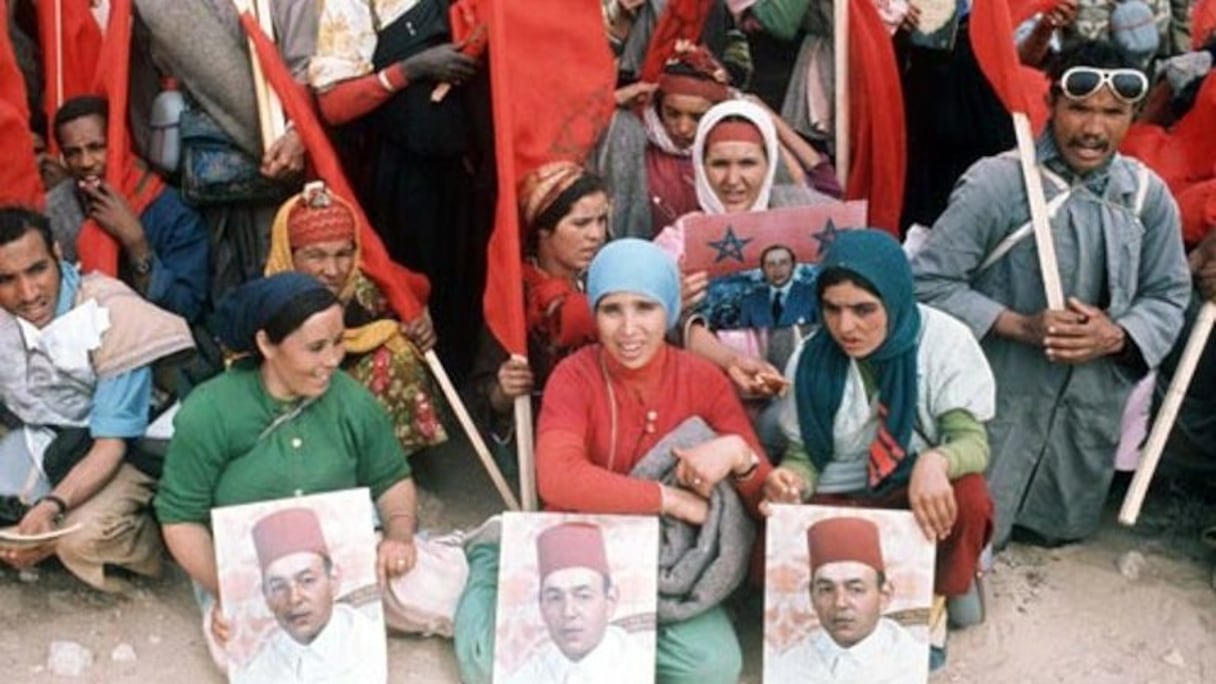 Des milliers de Marocains ont bravé la soif et la faim pour défendre leur terre. La Marche verte aura été celle d'un peuple prêt à donner sa vie pour l'amour d'un désert habité par les siens depuis que les temps sont, contrairement aux nouveaux "Colomb".
