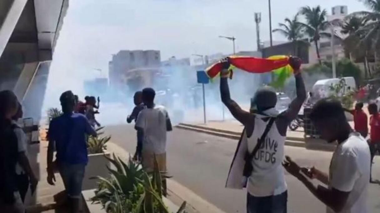 Manifestation de Guinéens près de leur ambassade à Dakar, le 21 octobre 2020.
