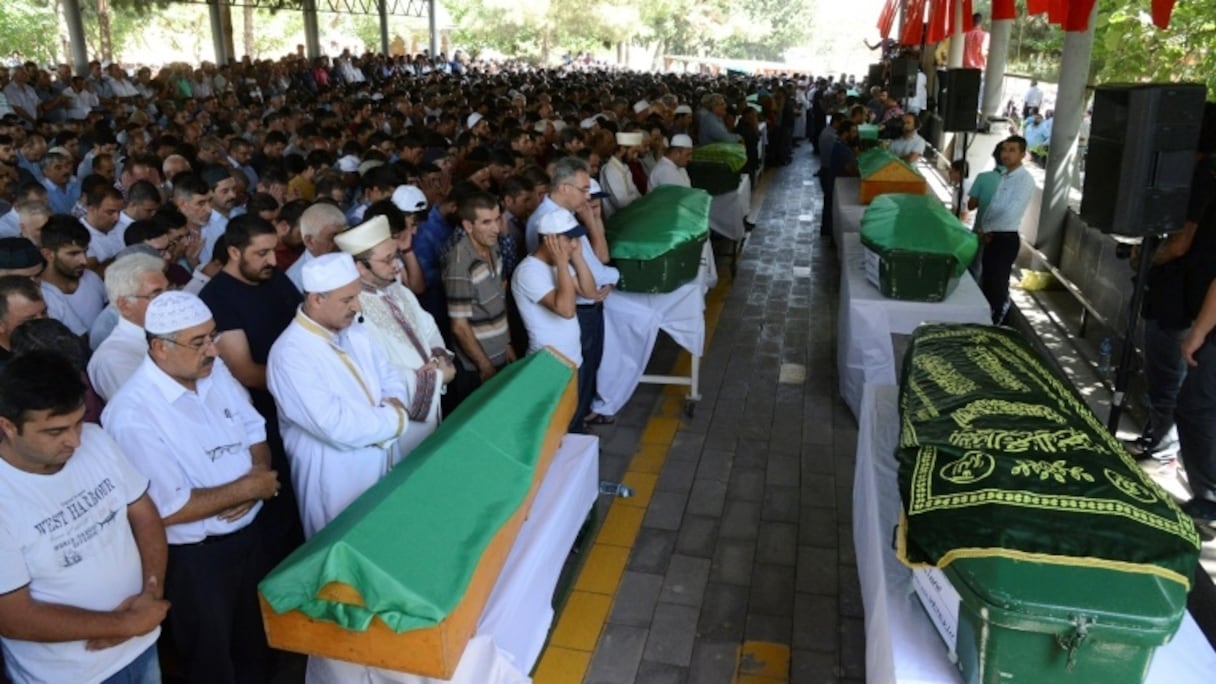 Funérailles de victimes de l'attentat de Gaziantep, en Turquie, le 21 août 2016.
