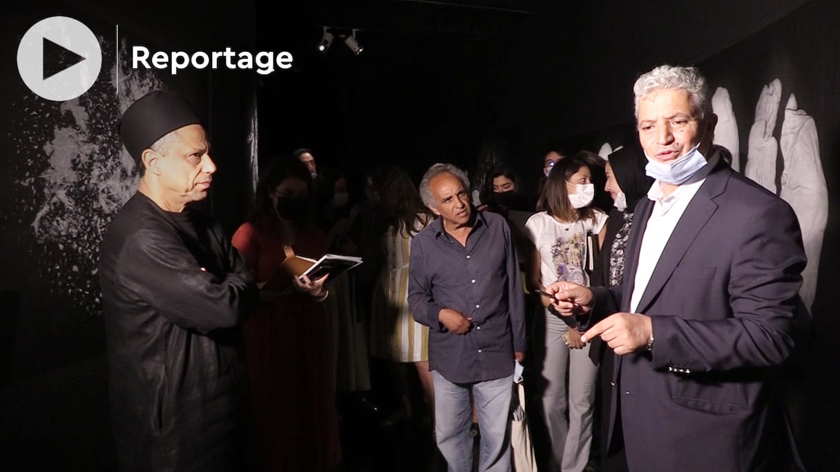 Touhami Ennadre, artiste photographe, a inauguré, mardi 21 juin 2022 à Rabat, sa première exposition au musée Mohammed VI d’art moderne et contemporain de Rabat, en compagnie d'Abdelaziz El Idrissi, directeur du musée.
