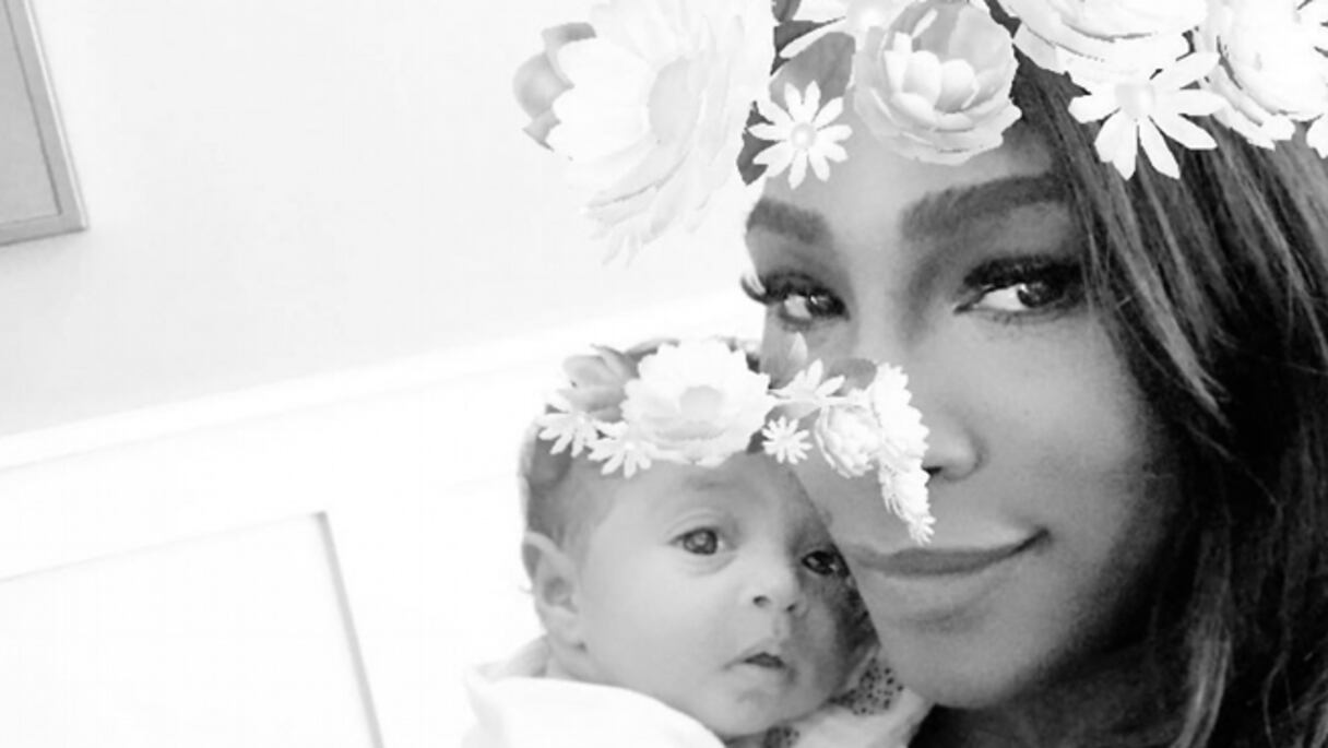 La joueuse de tennis Serena Williams avec sa fille. 
