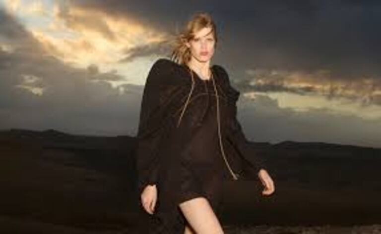 Collection capsule Resort 2025 de H&M inspirée de Marrakech et du savoir-faire traditionnel marocain.