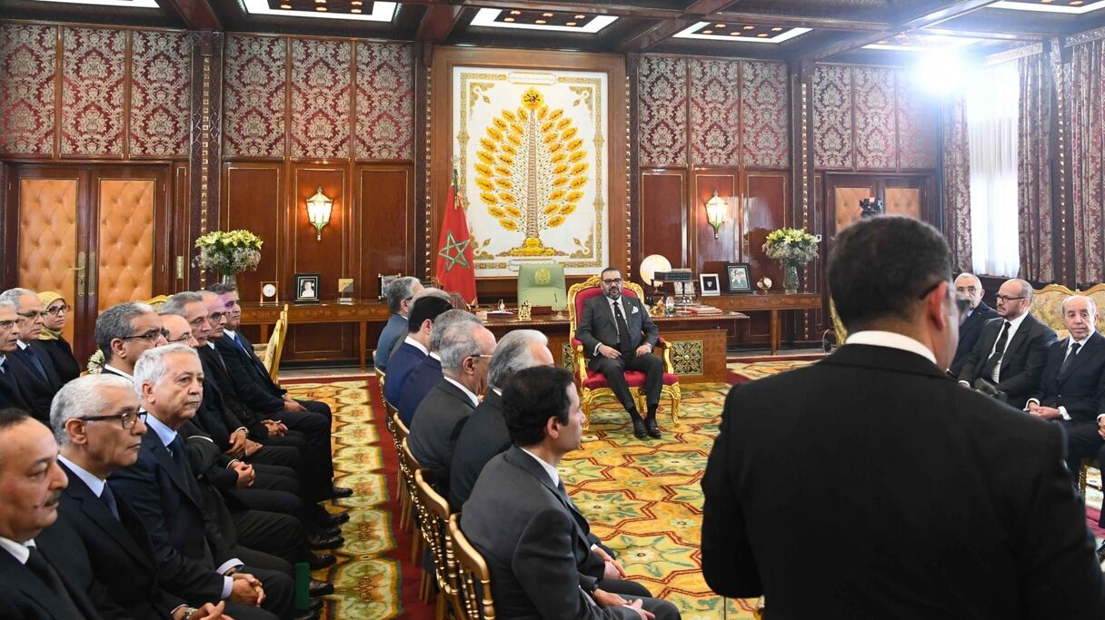 Le roi Mohammed VI a présidé une séance de présentation de la feuille de route relative au développement de la formation professionnelle et à la création des Cités des Métiers et des Compétences dans chaque région.
