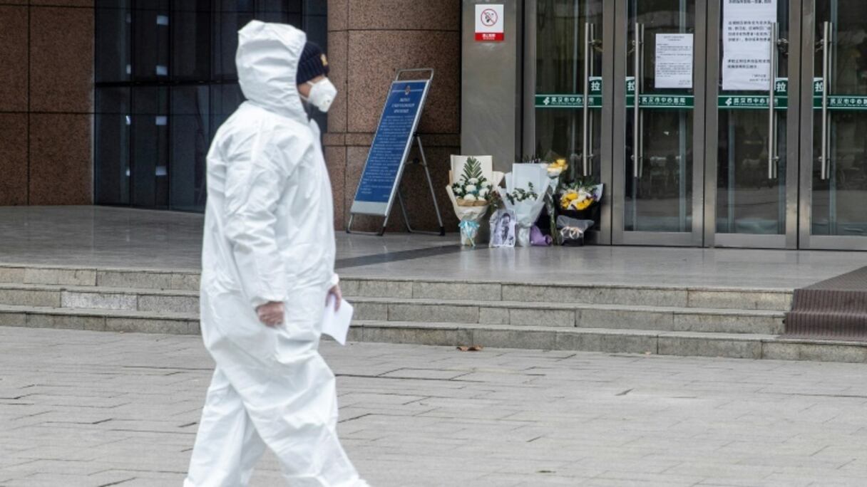 Un membre du personnel de santé de l'hôpital Houhu de Wuhan (Chine) le 7 février 2020.
