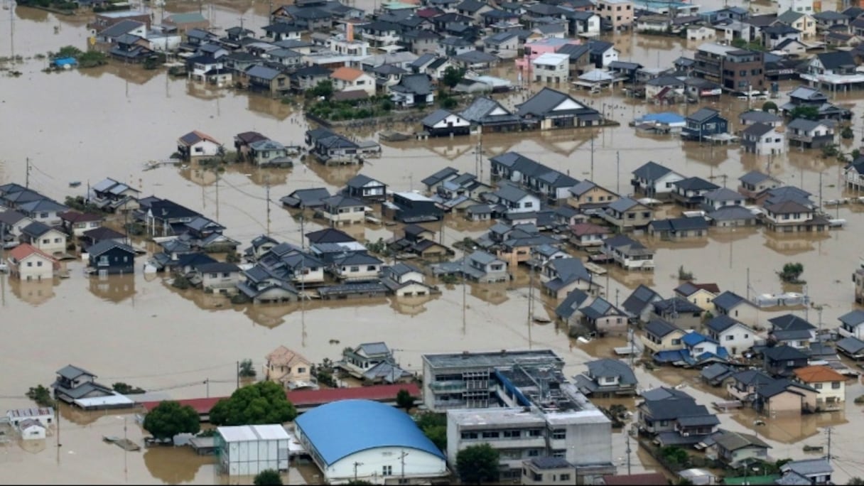 La ville de Kurashiki sous les eaux après des terribles inondations dans l'ouest du Japon, le 8 juillet 2018.
