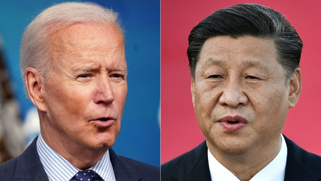 Le président américain Joe Biden, au Eisenhower Executive Office Building à Washington, DC, le 2 juin 2021, et le président chinois Xi Jinping, à son arrivée à l'aéroport de Macao, le 18 décembre 2019.
