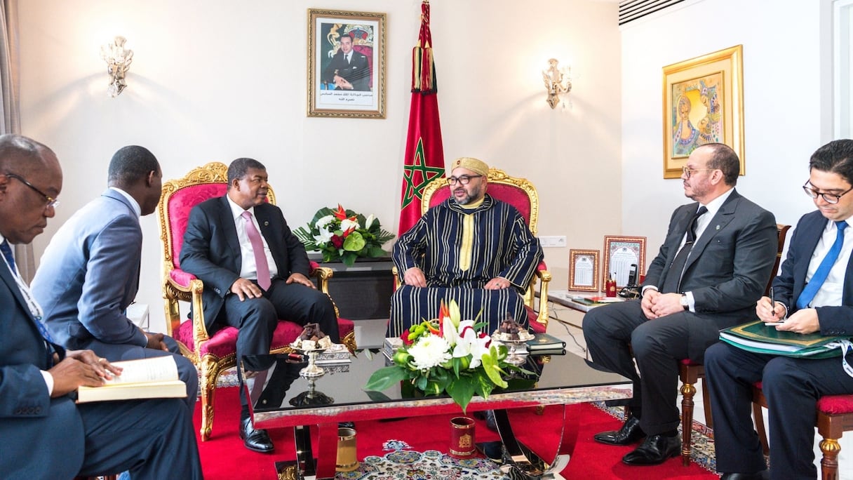 Le roi Mohammed VI recevant, dimanche 29 avril à Brazzaville, le président de la République d'Angola, João Lourenço en marge du 1er Sommet des chefs d'Etat et de gouvernement de la Commission Climat et du Fonds bleu du bassin du Congo.
