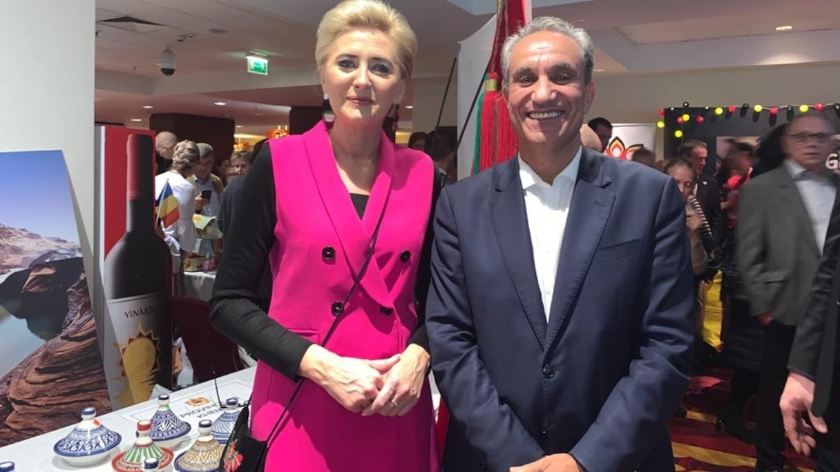 Agata Kornhauser-Duda, épouse du président polonais Andrzej Duda, avec l'ambassadeur du Maroc en Pologne, M. Abderrahim Atmoun. 
