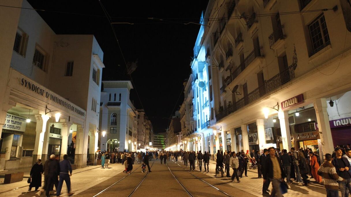 La ville s'est parée de lumières sublimant les façades ciselées. 
