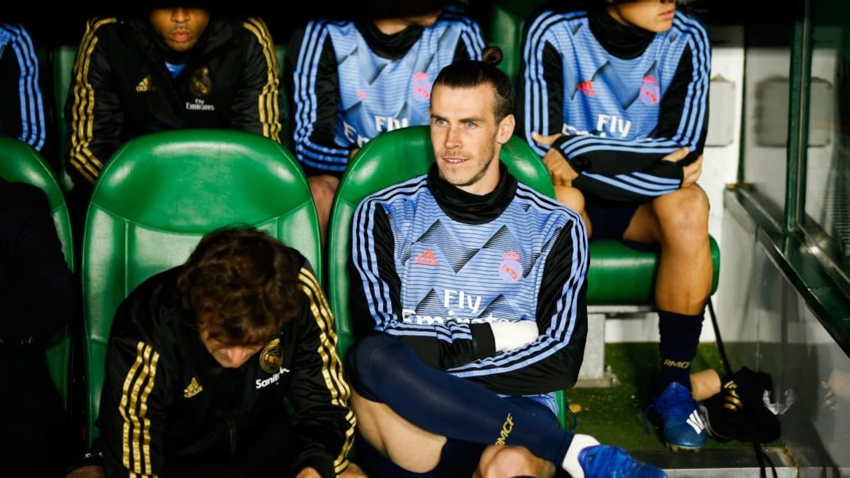 2e salaire au Real Madrid, l'indésirable Gareth Bale, fort de son contrat,  ne veut pas partir. 
