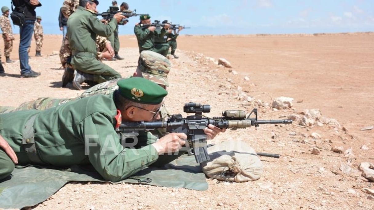 Le Général de division Belkhir El Farouk, Commandant de la Zone sud. 
