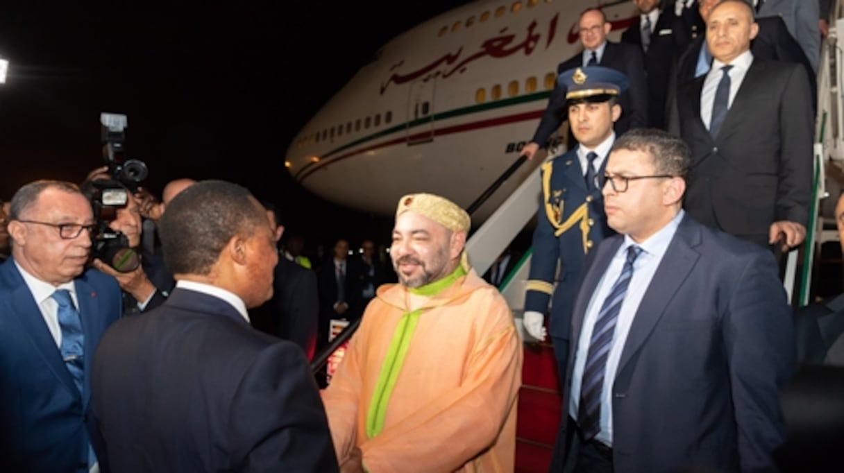 Le roi Mohammed VI à son arrivée Brazzaville, samedi 28 avril 2018.
