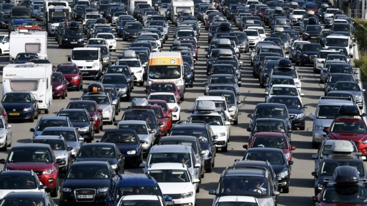 Des automobilistes circulant sur l'autoroute A7 près de Vienne, dans le sud-est de la France, le 4 août 2018.
