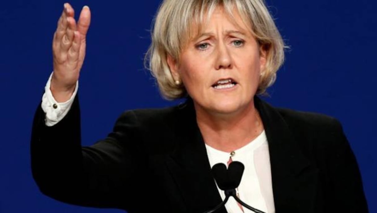 Nadine Morano perd son calme face au cortège d'un mariage oriental.
