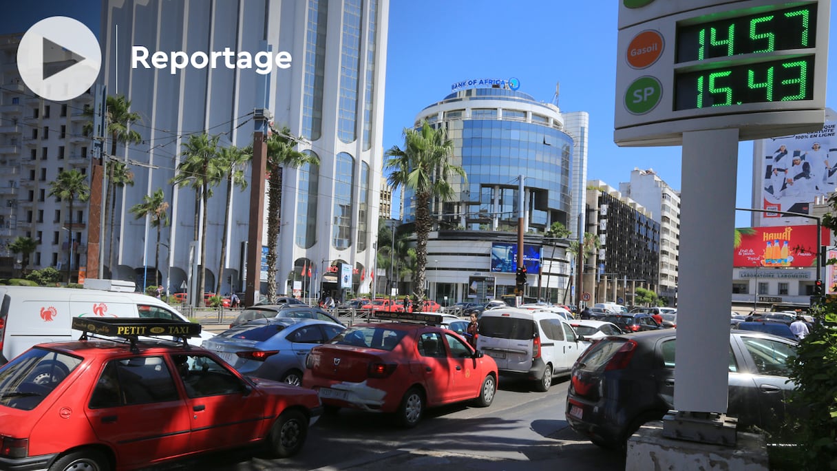 A Casablanca ce lundi 23 mai 2022, les enseignes affichent 14,57 dirhams pour le gasoil, au moment où le prix de l’essence a atteint 15,43 dirhams.
