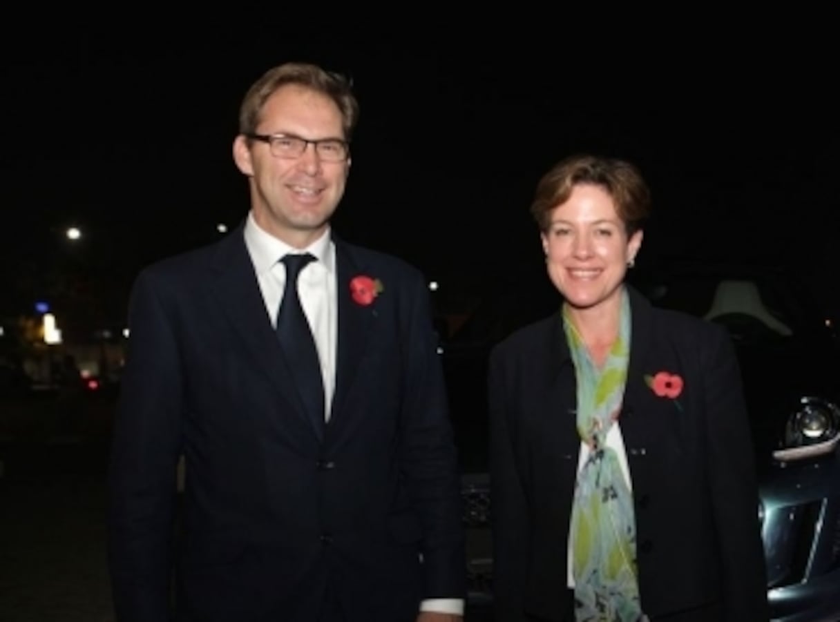 Karen Betts avec Tobias Elwood, secrétaire d'Etat britannique.
