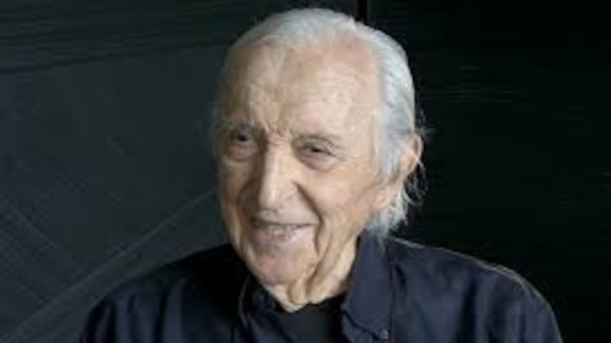 Pierre Soulages est né en 1919. 
