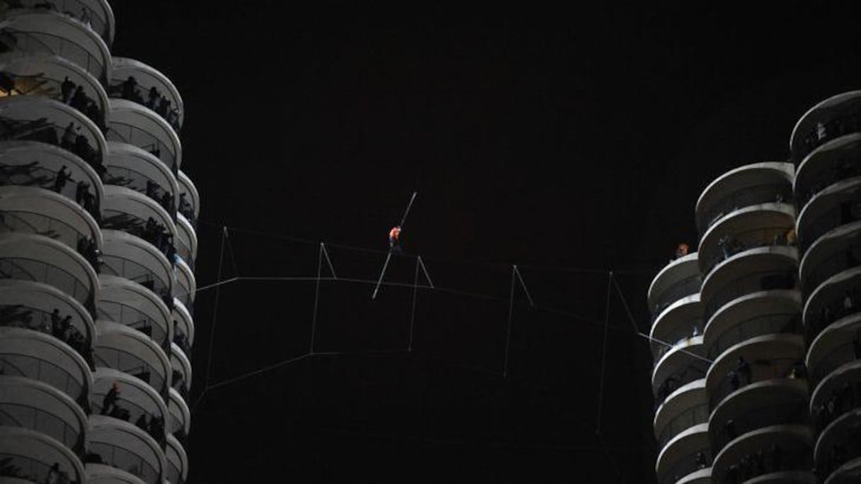 Les spectateurs, qui ont envahi les balcons, ont assisté avec fascination à ce spectacle de haut vol, en respectant bien les consignes qui les priaient de n'utiliser ni laser ni flash.
