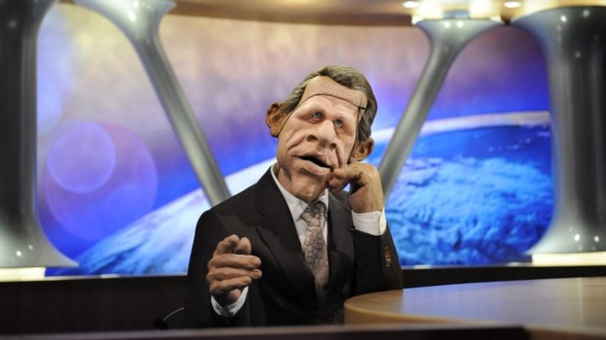 La marionnette de l'émission de télévision «Les Guignols de l'Info» du journaliste et présentateur Patrick Poivre d'Arvor.
