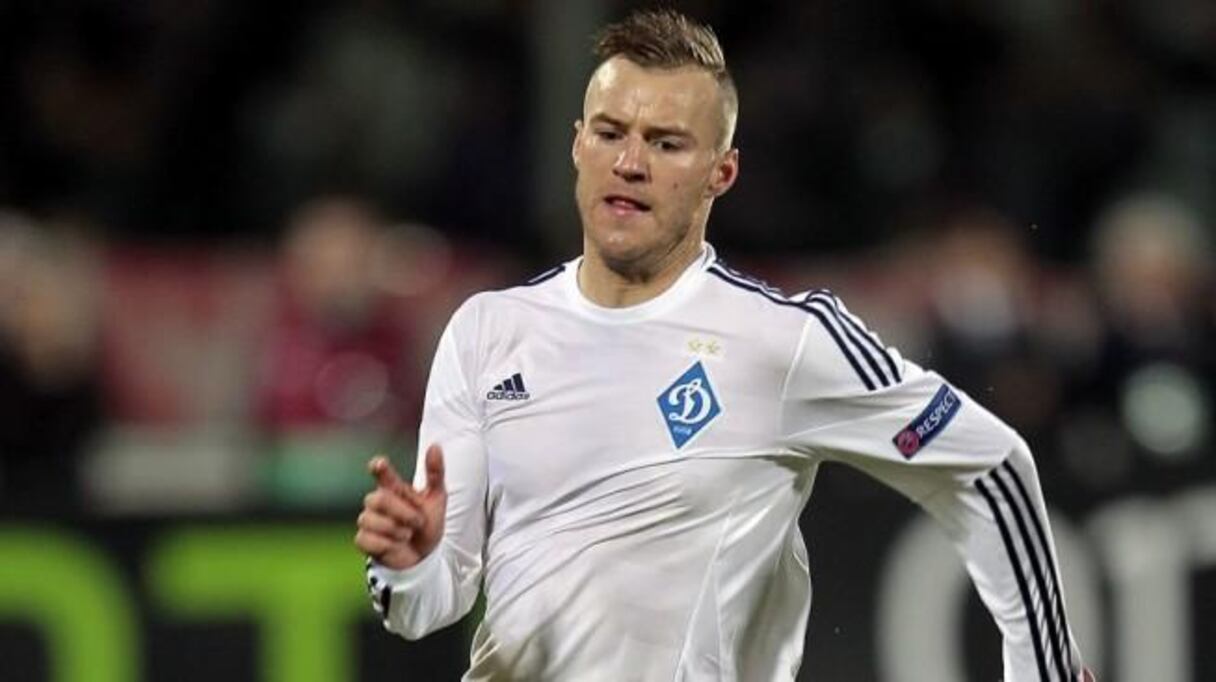 Dynamo Kiev domicile (Adidas).