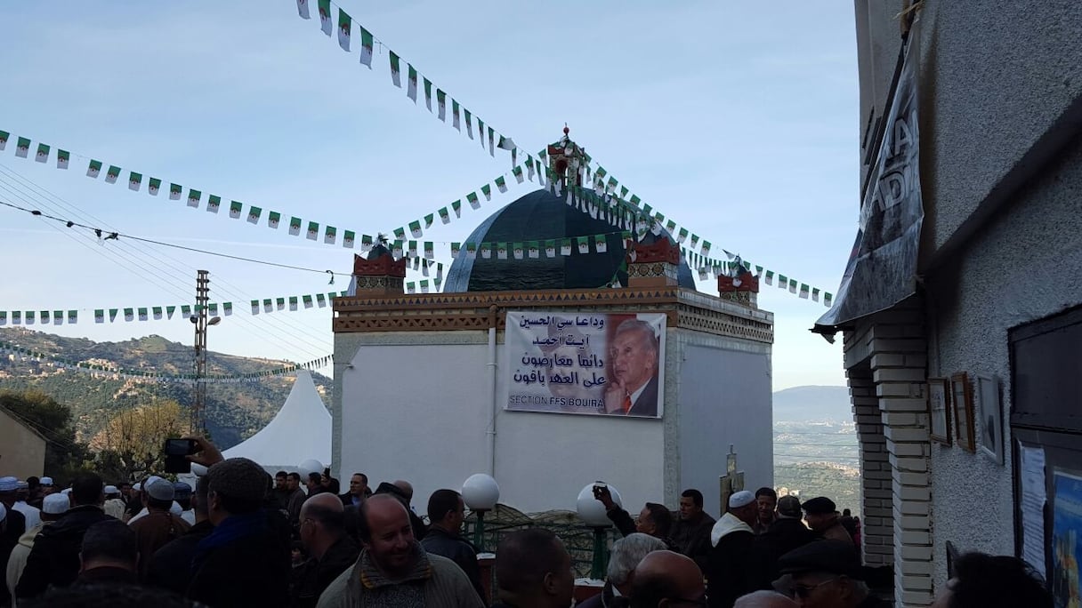 Le mausolée où est inhumé Aït Ahmed, chez lui en Kabylie.
