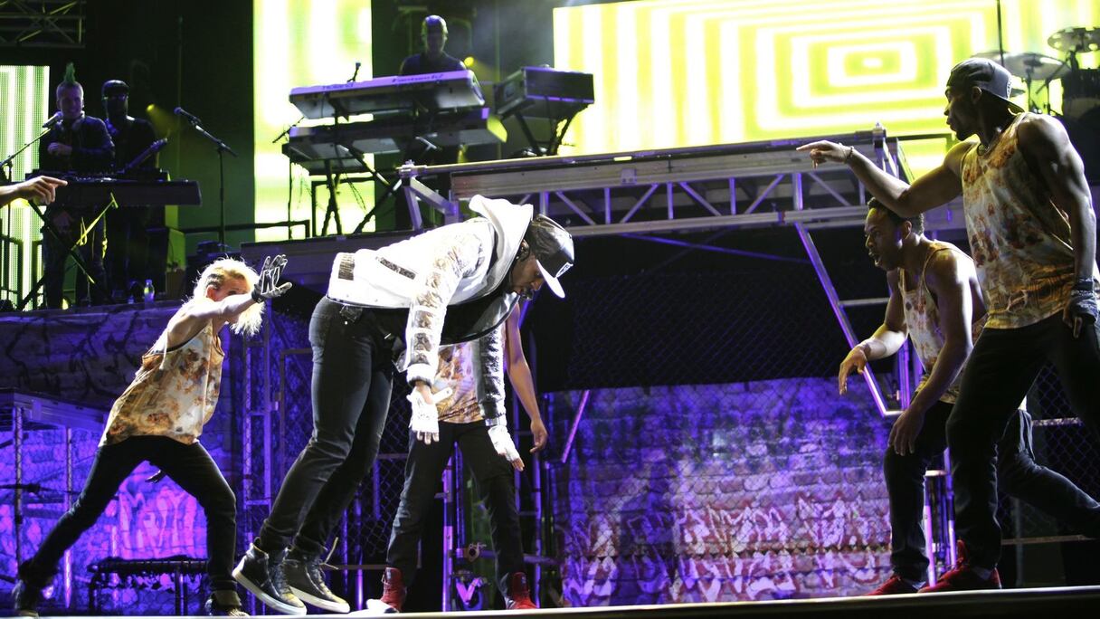 Sa terrible fracture de la nuque n'est plus qu'un mauvais souvenir pour Jason Derülo qui a retrouvé sa pleine forme physique et a donné la pleine mesure de son talent de danseur. 
